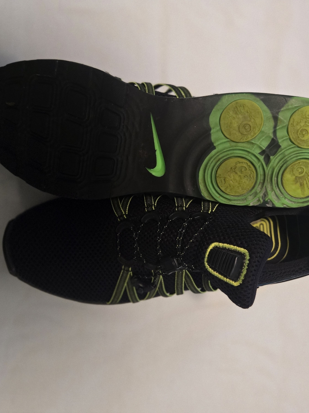 Nike Men’s SHOX Gravity Torch Running Shoes